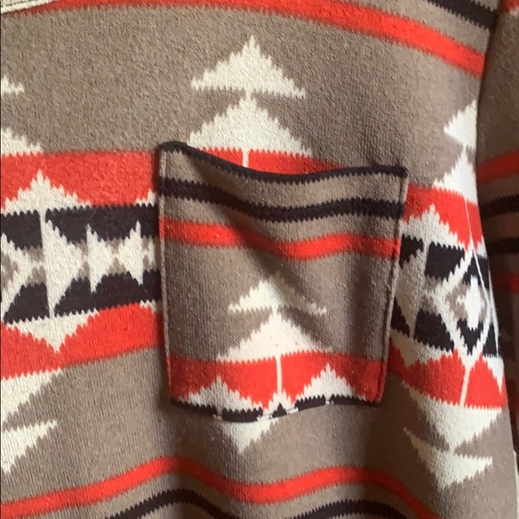 Geometric pattern top - Picture 3 of 3